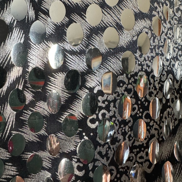 Vintage Metallic jacket silver and black tiger/cheetah back ground - Picture 5 of 6